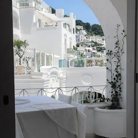 White Bed and Breakfast