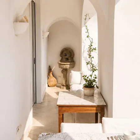 White Bed and Breakfast 3*