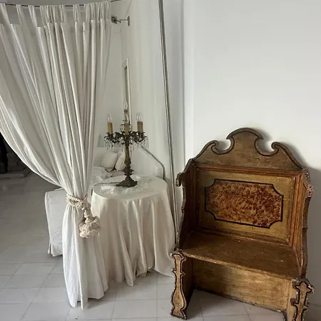 Bed and Breakfast White 3*